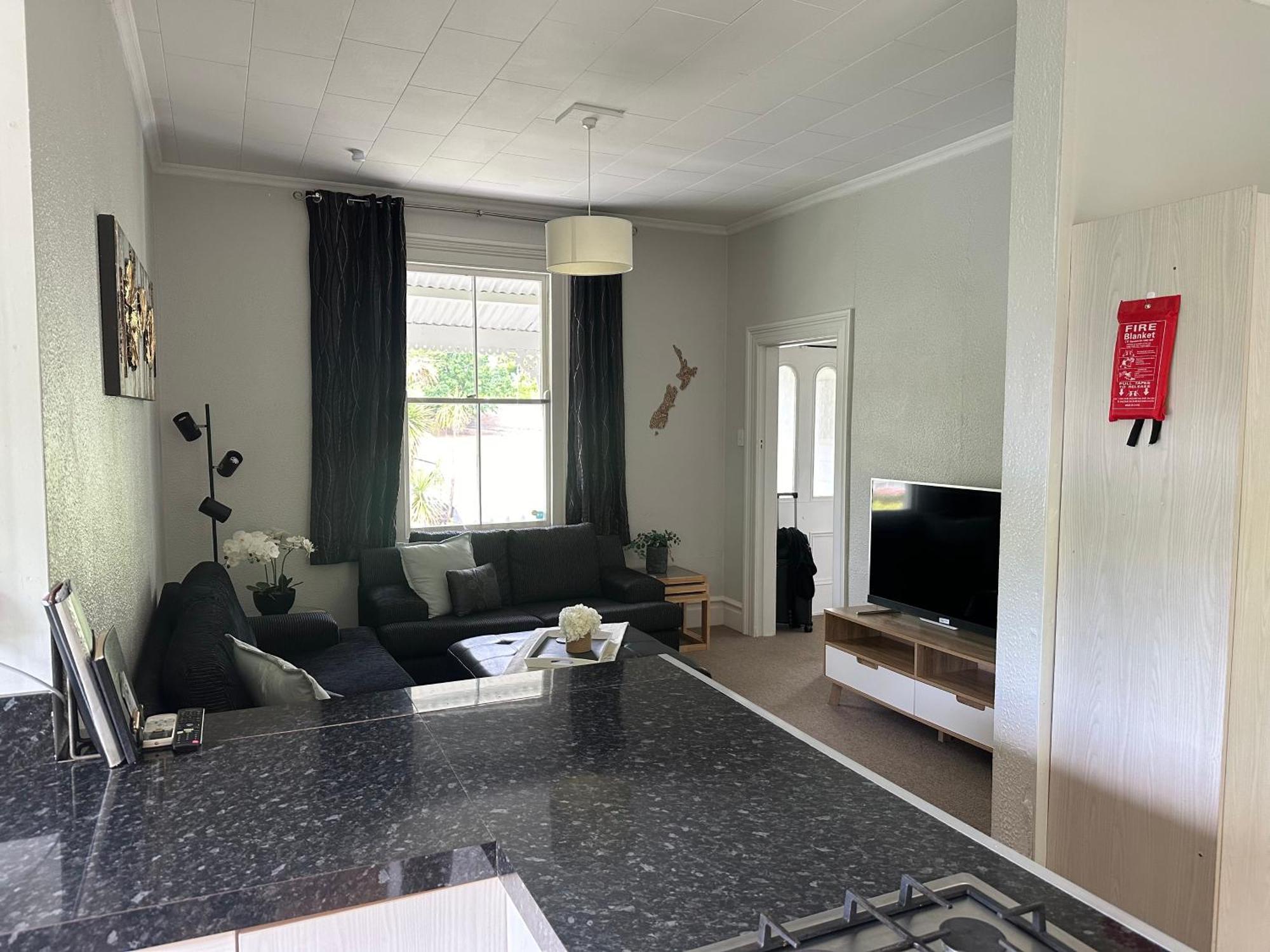 Renwick In The City Nelson, 10Min Walk To City Centre, Full Kitchen, Fast Fibre Wifi, Drive 13Min To Airport, 5Min To Hospital, Quiet Street, Dog Friendly Exterior foto